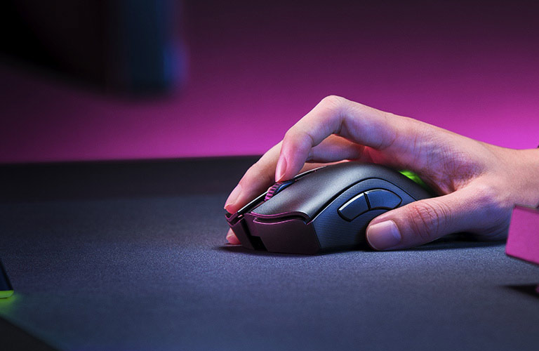 Razer DeathAdder V2 Pro pelīte ar lādēšanas staciju